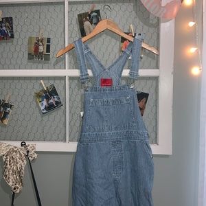 GLORIA VANDERBILT vintage cropped overalls